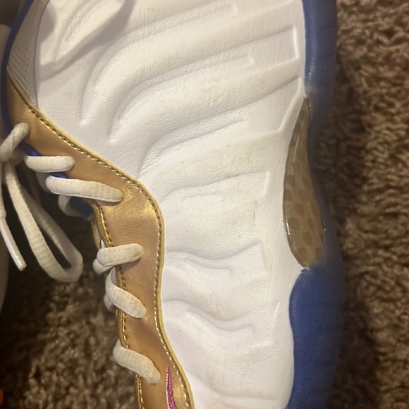 Nike - Picture 3 of 4